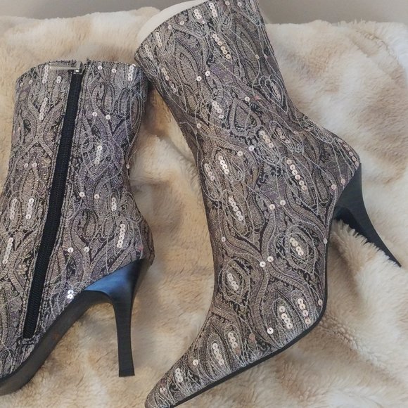Anne Michelle Kerber Brocade Boots - Size 8 NWOB - Picture 6 of 9